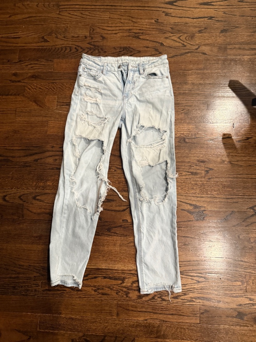 American Eagle Outfitters Light Wash Distressed Skinny Jeans